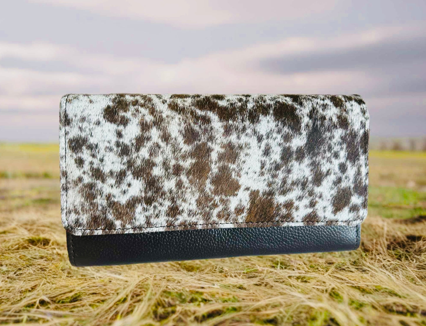 Genuine Cowhide Clutch Purse - Magnetic closure