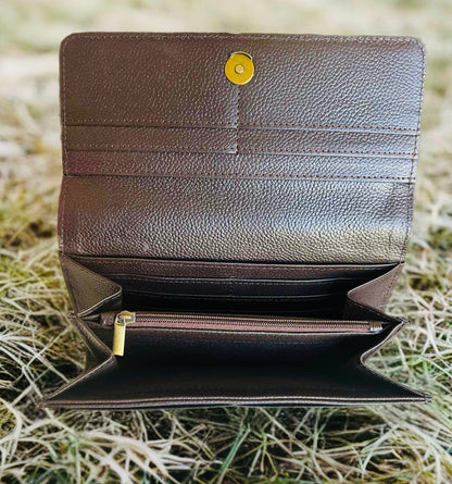Genuine Cowhide Clutch Purse - Magnetic closure